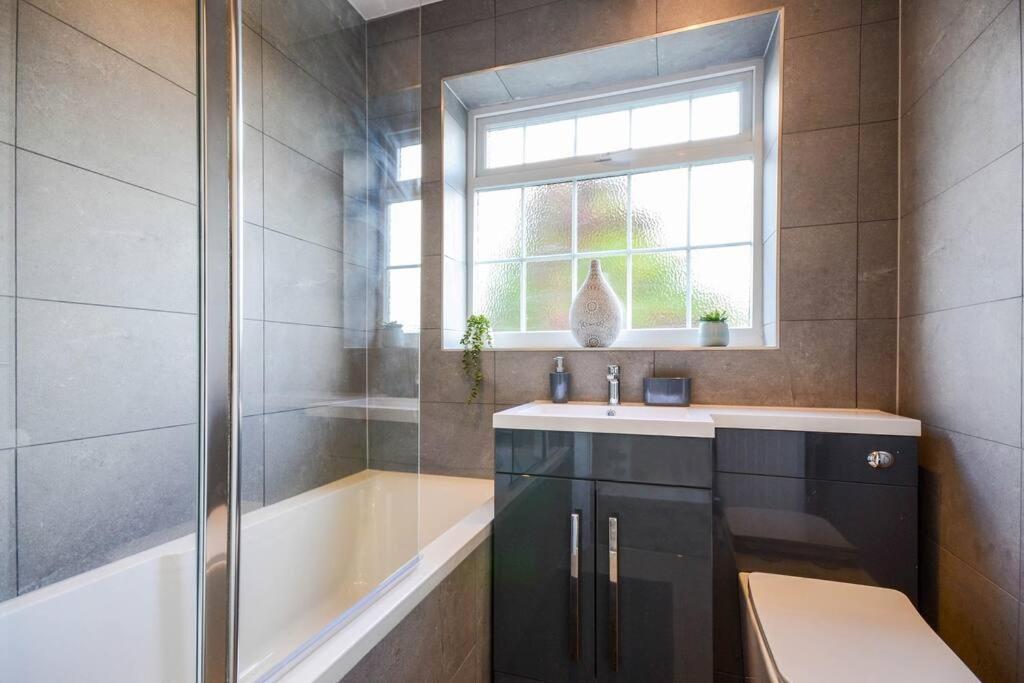 Potter'S Escape-Walking Distance From The Studios! Abbots Langley المظهر الخارجي الصورة