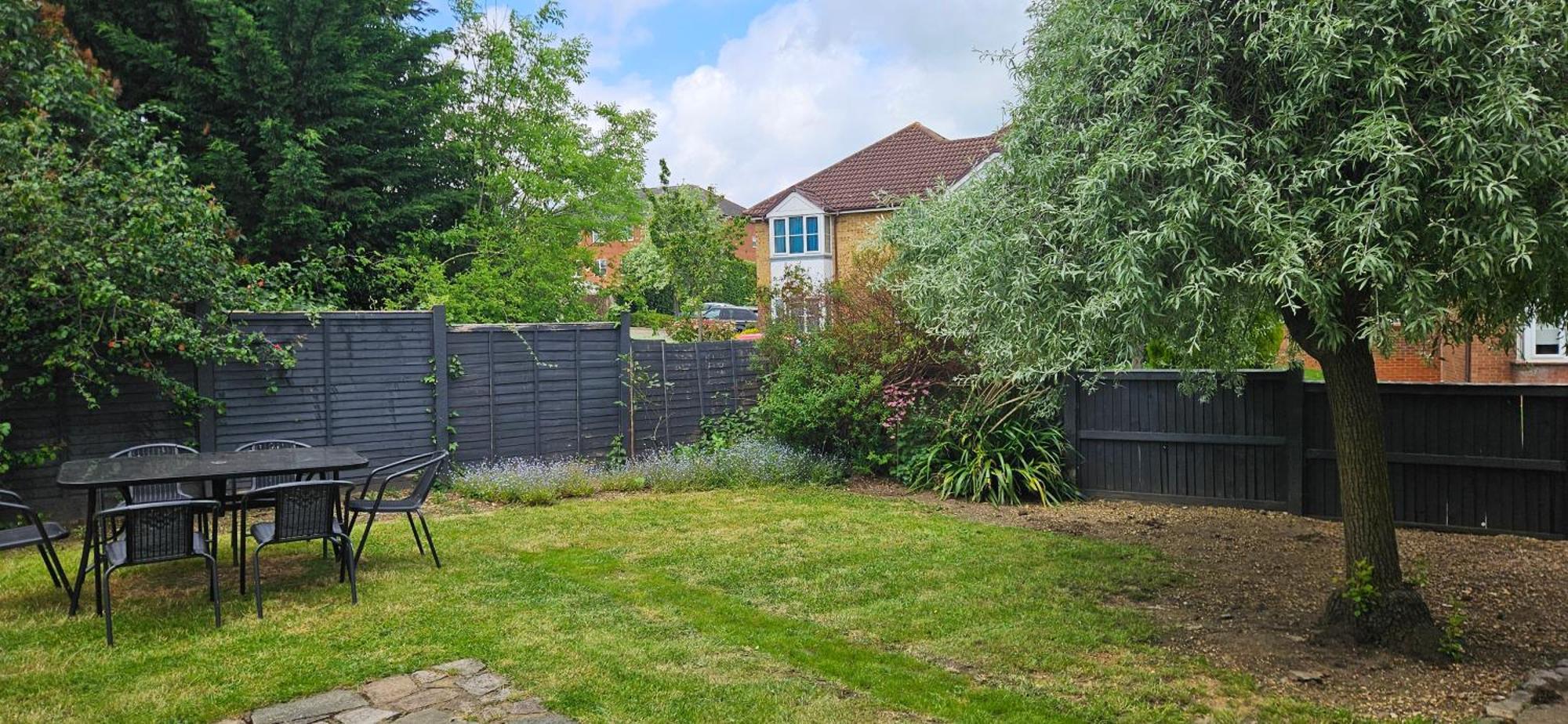 Potter'S Escape-Walking Distance From The Studios! Abbots Langley المظهر الخارجي الصورة
